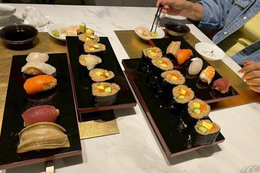 Cherry Blossom &Sushi Making Experience in Shinjuku 3