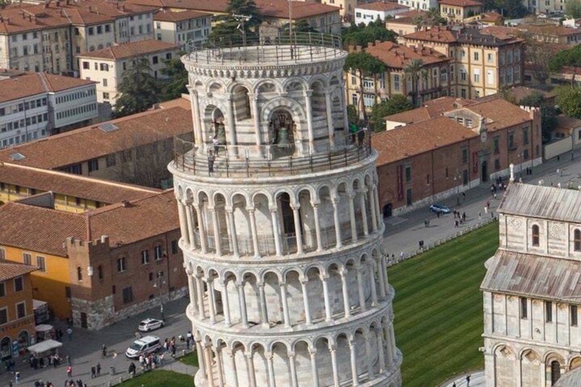 Pisa: The Electric Minibus Experience 2