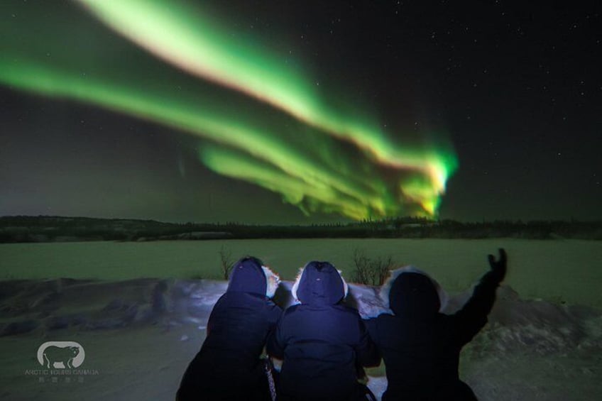 Winter Yellowknife aurora hunting experience 4