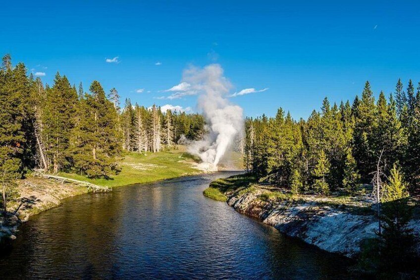 Self-Guided Audio Walking Tour to Grand Prismatic Overlook 5