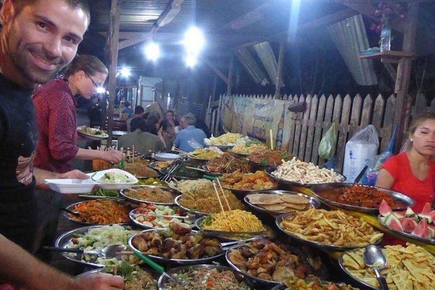 Vientiane Cuisine and Culture with Tuk Tuk Tour 2