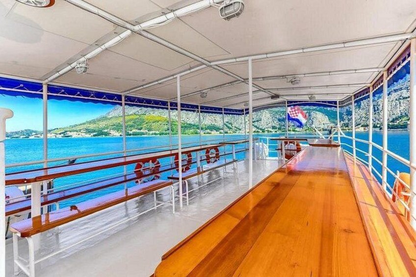Omiš: Half Day Boat Trip to Brač Island with Lunch 2