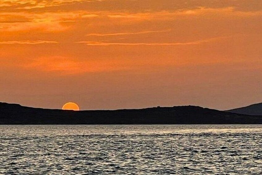 Premium Catamaran Tours, 8-flavor Feast & Drinks, Limited guests! 2