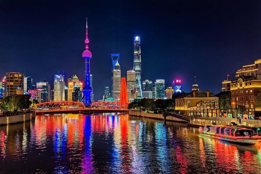 Photo Session on the Famous Shanghai Skyline 2