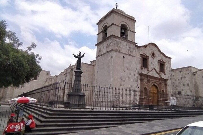 Monumental construction of the church of San Francisco... 3