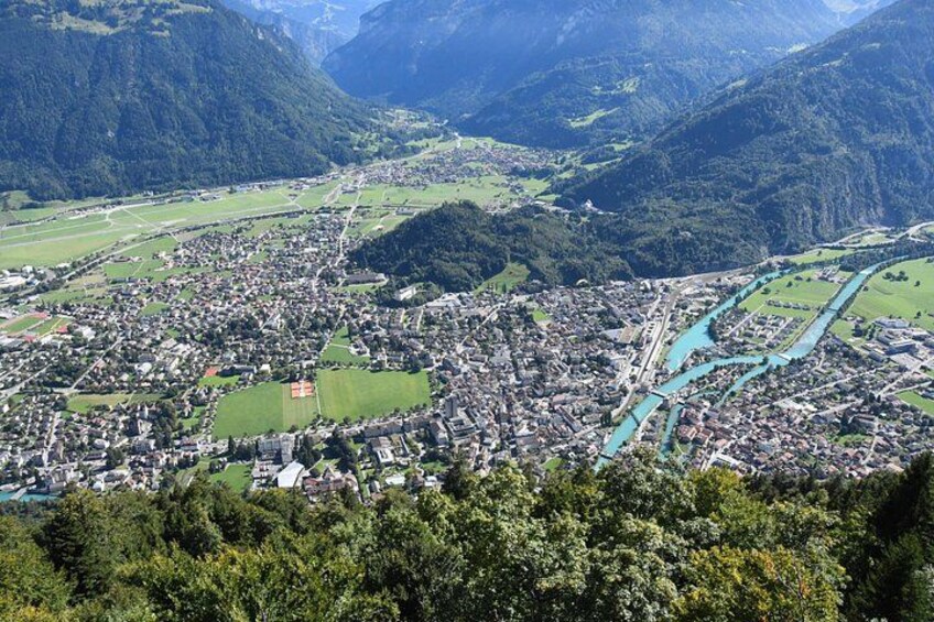 Private tour. Beautiful Switzerland. Alps, Lakes, Villages 4
