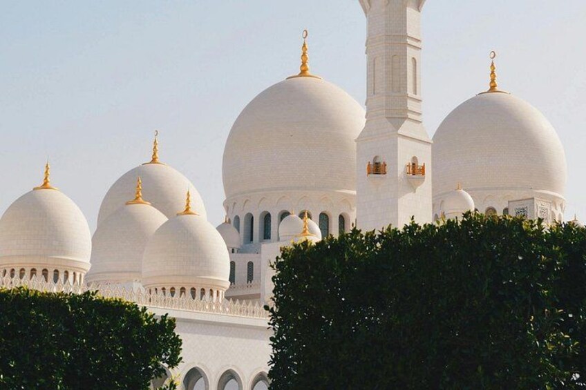Abu Dhabi City Tour with Grand Mosque & Louvre Museum Entry 2