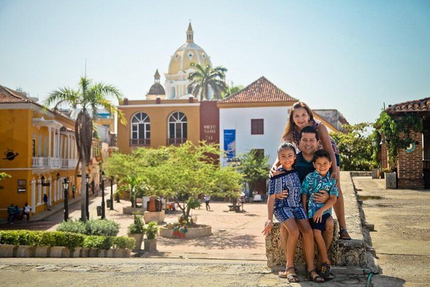 Make the most of your family time and take home the best memory of Cartagena with professional photography services. 3