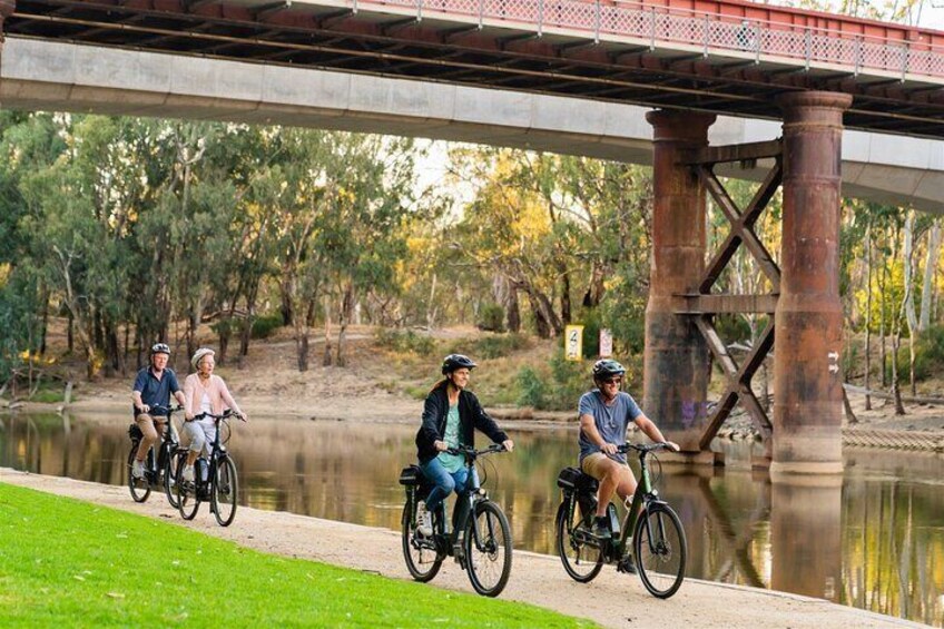 Echuca Guided E-Bike Cycling Tour