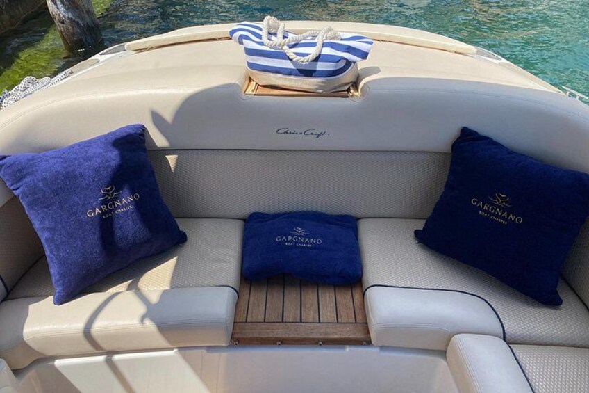 Private boat tour on Lake Garda with Skipper 2H 2