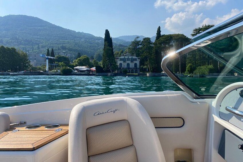 Private boat tour on Lake Garda with Skipper 2H 3