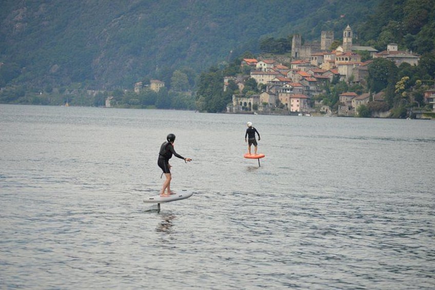 E-foil surf lesson on Lake Como with Aperitivo 1