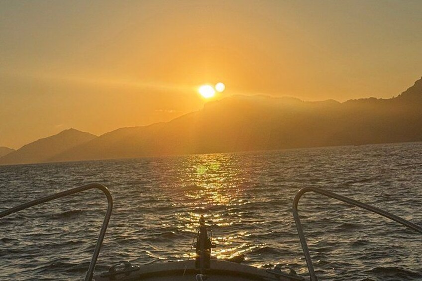 Private Sunset Tour 1.5 hours with Aperitif on Board 1