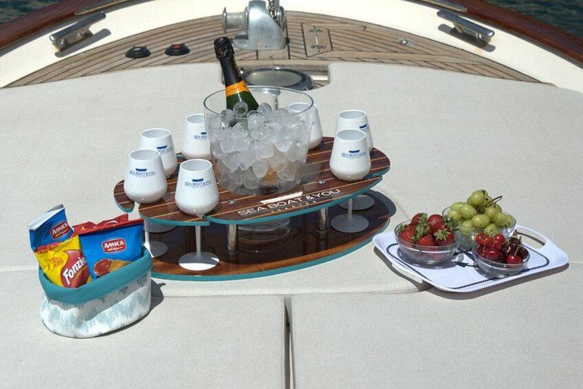 Private Sunset Tour 1.5 hours with Aperitif on Board 2