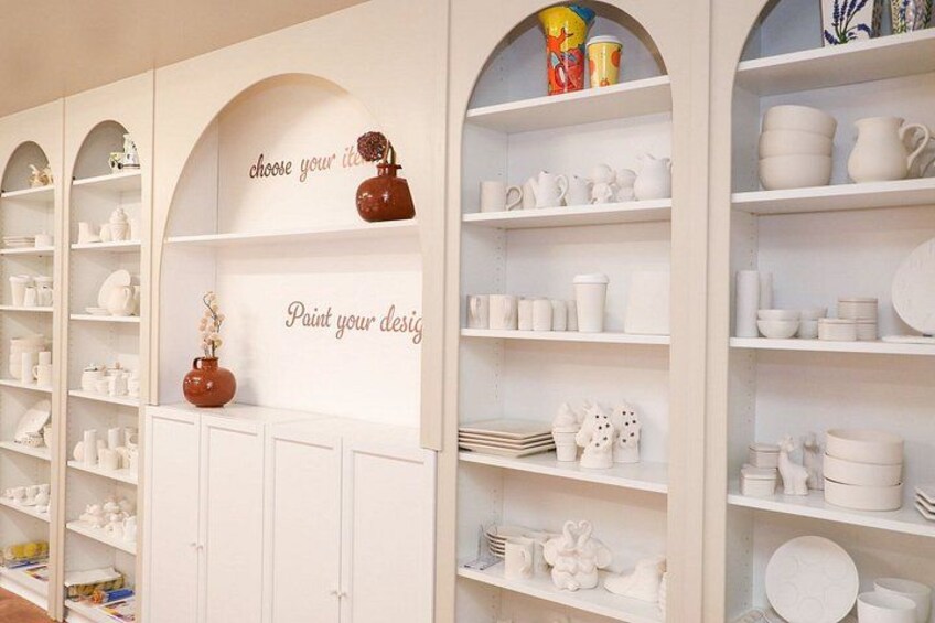 Large choice of pottery 2