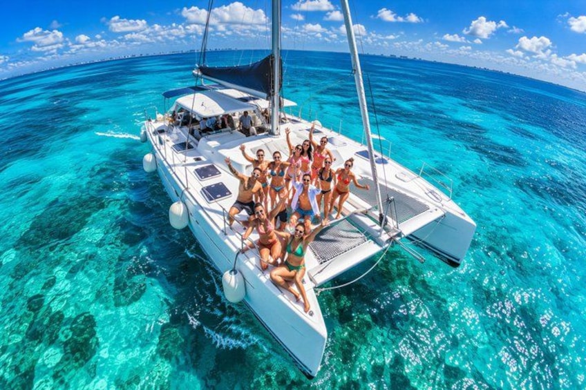 Splendid Catamaran to Isla Mujeres: drinks and fun all day! 1