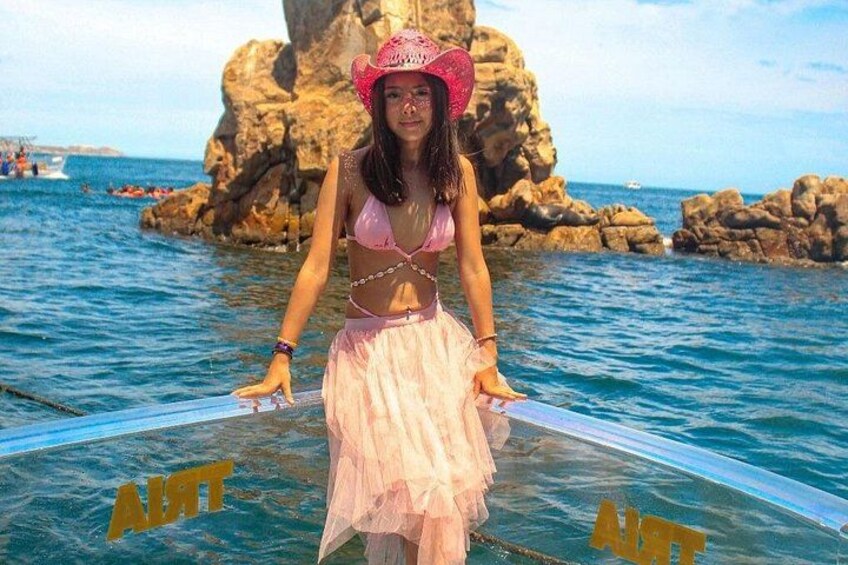 Instagrammable Glass-bottom boat trip in Los Cabos Bay 4
