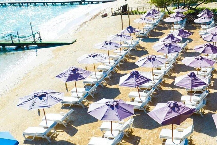 A Day to Private Island Luxury Beach Club with Food 5