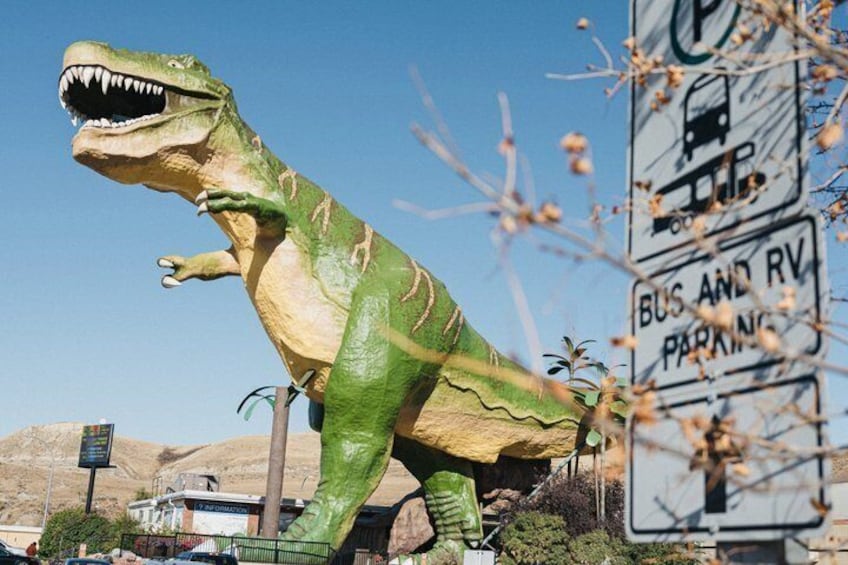 Dinosaurs & Badlands Small Group Excursion: Calgary to Drumheller 5