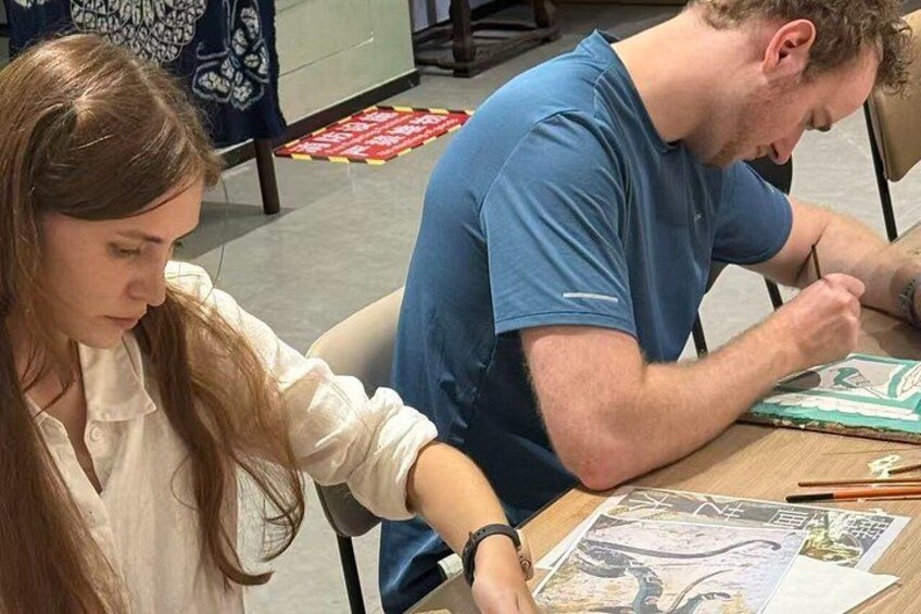 Hands On Chinese Cave Murals with Local Expert 4