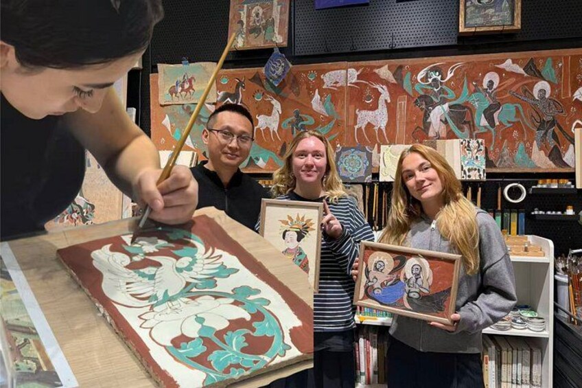 Hands On Chinese Cave Murals with Local Expert 1