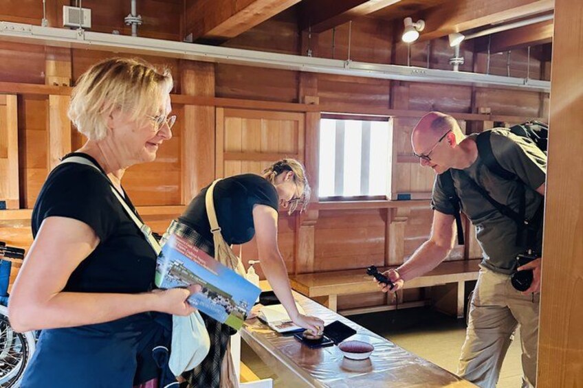 Explore Kanazawa Half Day Private Tour with Local Nurse 2