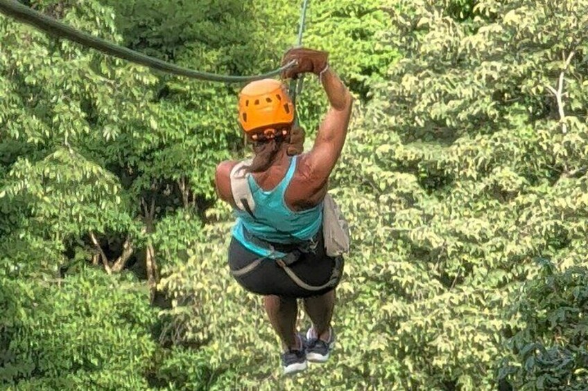 Zipline Monkey Jungle family canopy tour in Tamarindo 3