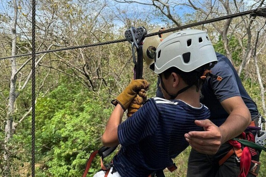 Zipline Monkey Jungle family canopy tour in Tamarindo 5