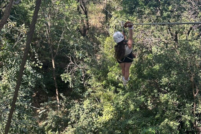 Zipline Monkey Jungle family canopy tour in Tamarindo 4