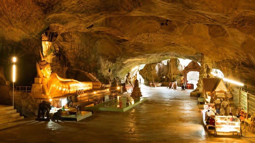 Krabi 5km White-Water Rafting, Waterfall and Temple Tour 4