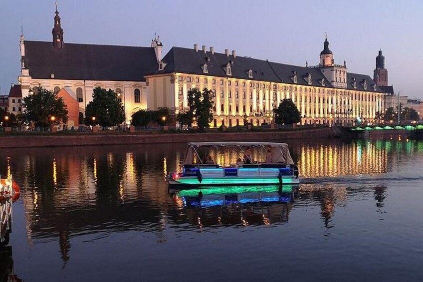 Wroclaw: Premium Catamaran Cruise at BARBARKA Riverside Bar 4