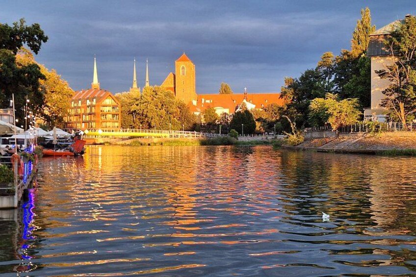 Wroclaw: Premium Catamaran Cruise at BARBARKA Riverside Bar 3