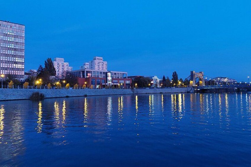 Wroclaw: Premium Catamaran Cruise at BARBARKA Riverside Bar 2