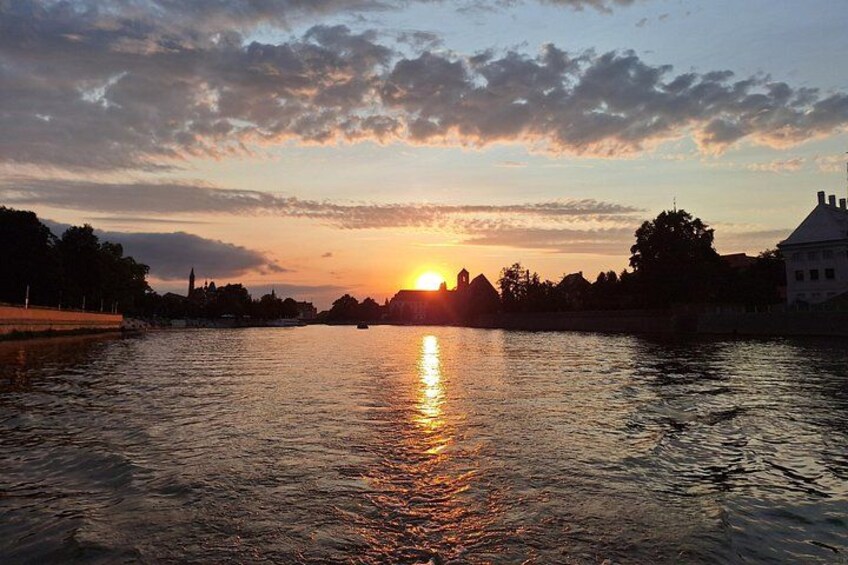 Wroclaw: Premium Catamaran Cruise at BARBARKA Riverside Bar 3