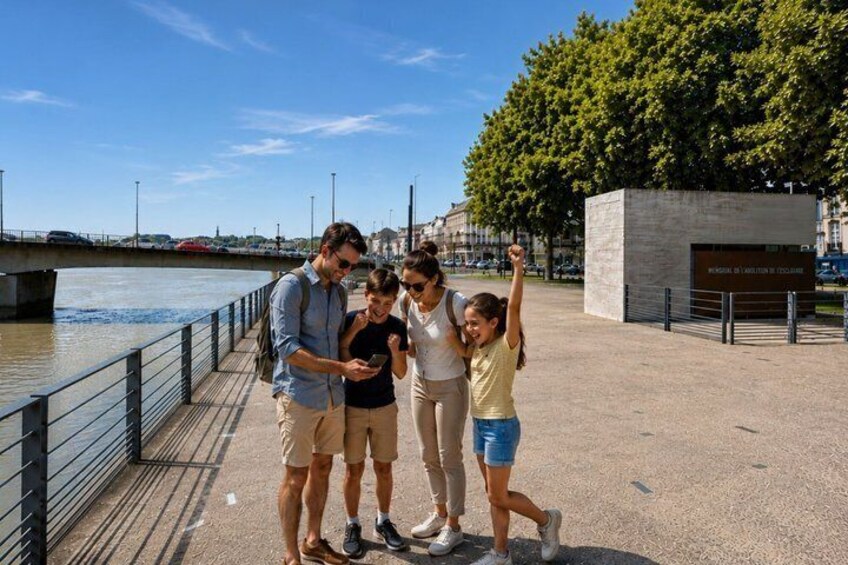 Nantes Scavenger Hunt & Highlights Self-Guided Walking Tour 1