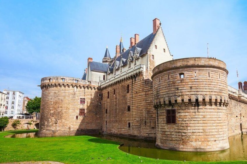 Nantes Scavenger Hunt & Highlights Self-Guided Walking Tour 5