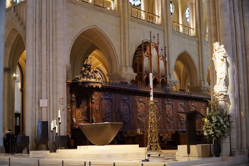 Guided Tour of Notre Dame Cathedral with Scheduled Group Access 2