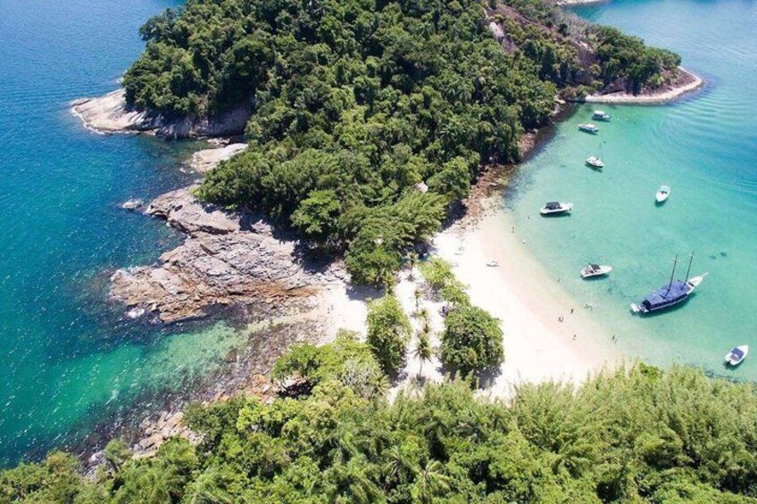Angra dos Reis Private Boat Tour– Paradise Islands & Clear Waters 1