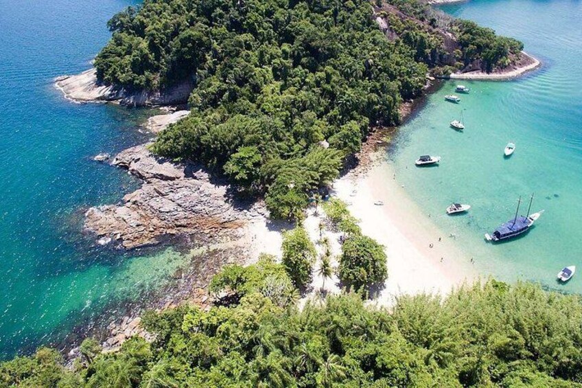 Angra dos Reis Private Boat Tour– Paradise Islands & Clear Waters 1
