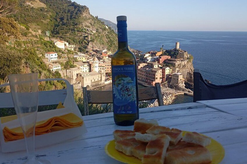 Lemon tour in Vernazza with tasting of our limoncino and wine 2