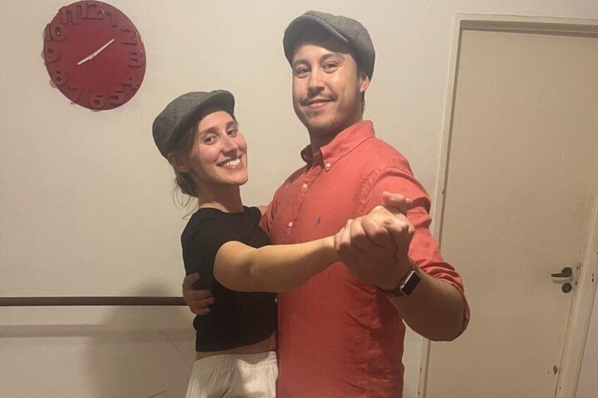 Intimate and fun Tango class in Buenos Aires 4
