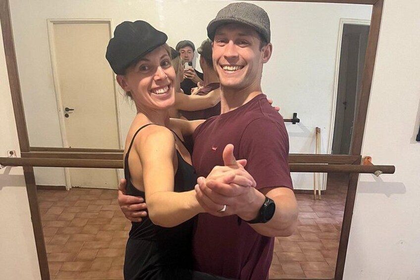 Intimate and fun Tango class in Buenos Aires 5
