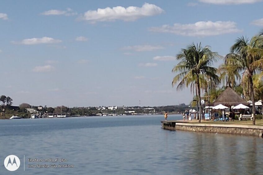 Point of the South Lake 1