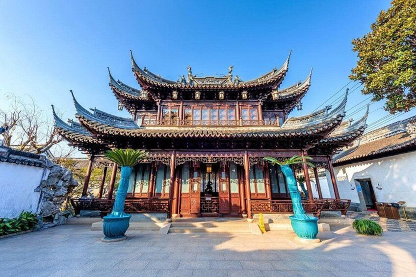 Shanghai Day Tour with English Guide – Explore Yu Garden & More 4