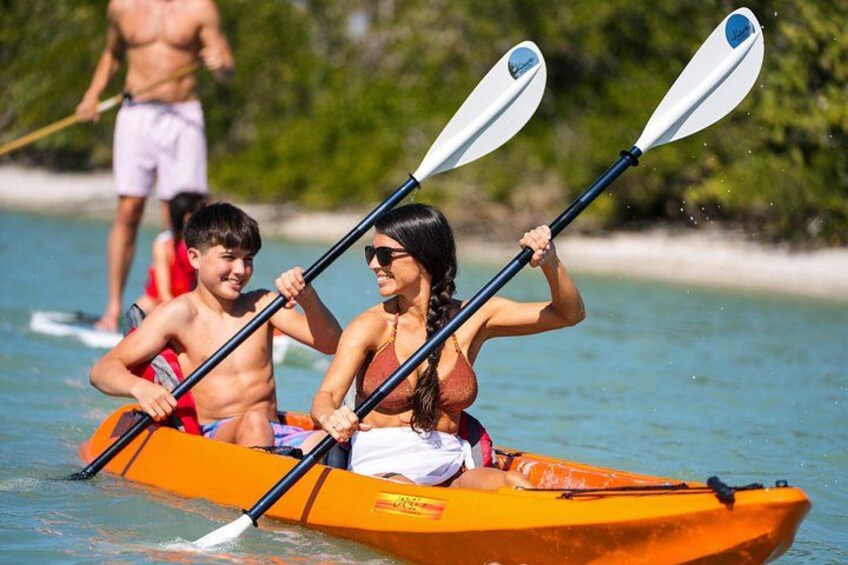 Single kayaks and tandem kayaks are available for tours on Boca Grande. 1
