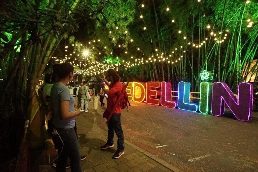 Shared Tour of El Poblado, Provence & Manila 4