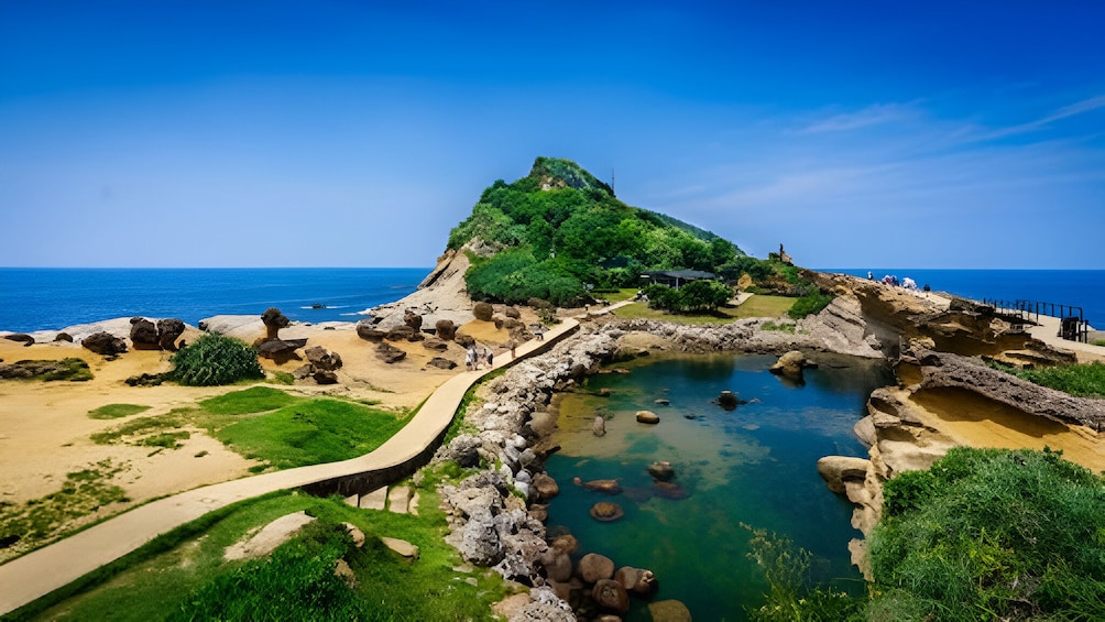 Taiwan: Yehliu Geopark Entry Ticket 3