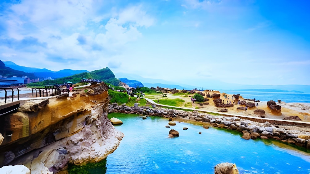 Taiwan: Yehliu Geopark Entry Ticket 2