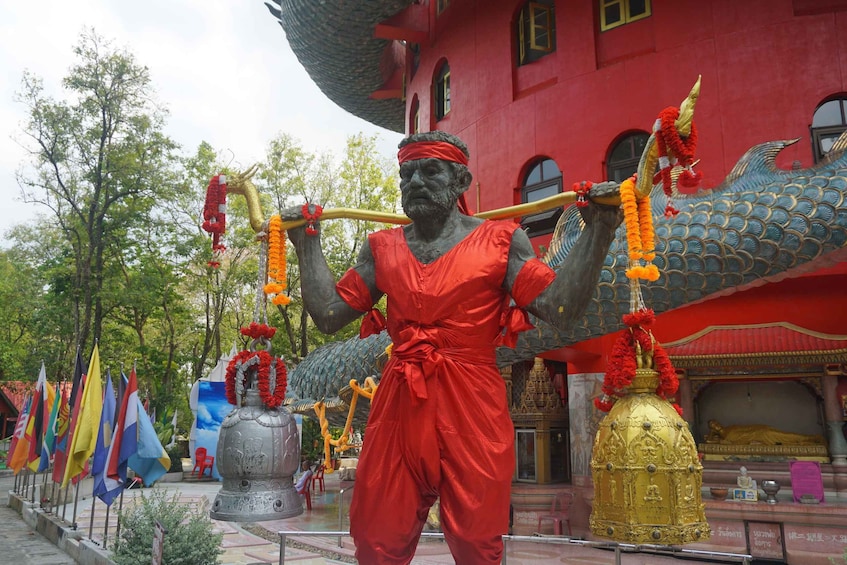 Picture 3 for Activity From Bangkok: Don Wai Market, Wat Samphran & Lotus Café Tour 4