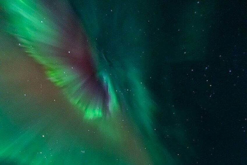 Cielo nocturno con la aurora boreal. 2